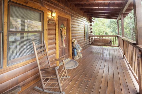 Cabin, 2 Bedrooms | Property grounds