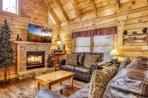 Cabin, 2 Bedrooms | Living area