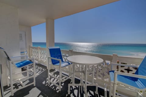 Condo, 2 Bedrooms | Outdoor dining