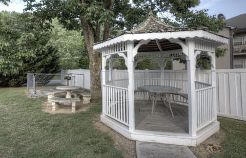 Condo, 1 Bedroom | BBQ/picnic area