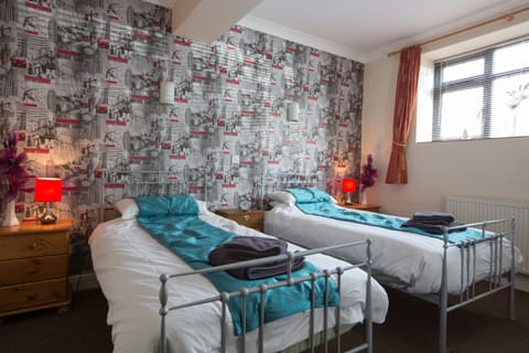 Twin Room, Ensuite (Disabled Facilities)