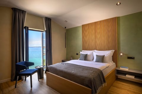 Deluxe Double Room, Sea View | In-room safe, desk, blackout drapes, free WiFi