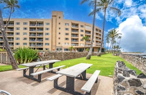 Condo, 2 Bedrooms | Outdoor dining