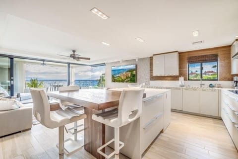 Condo, 2 Bedrooms | Private kitchen | Fridge, oven, coffee/tea maker