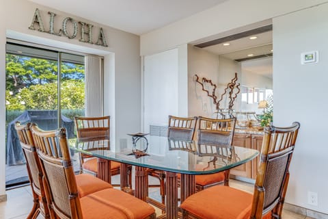 Condo, 2 Bedrooms | Dining