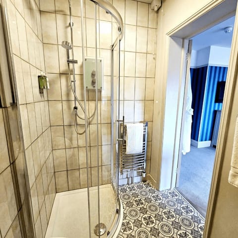Superior Twin Room, Ensuite, Sea View (The Aldwych -7) | Bathroom