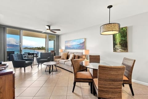 Condo, 2 Bedrooms | Living area