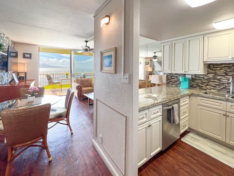 Condo, 1 Bedroom | Private kitchen | Fridge, oven, coffee/tea maker, toaster