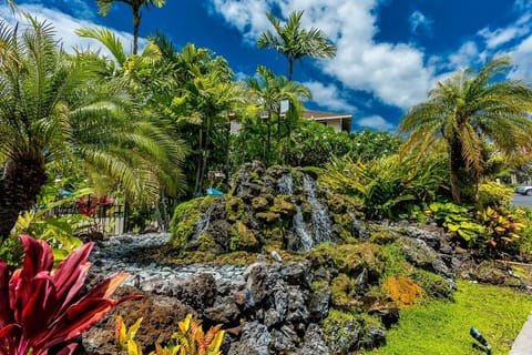 Condo, 2 Bedrooms | Property grounds