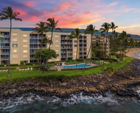 Condo, 2 Bedrooms | Exterior