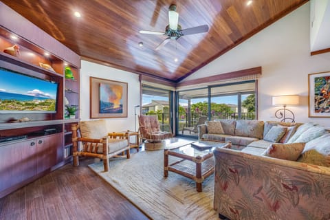 Condo, 2 Bedrooms | Living area | Smart TV