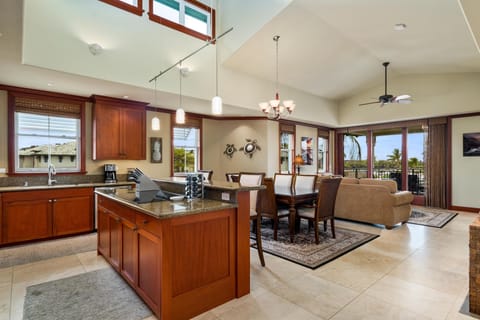 Condo, 2 Bedrooms | Private kitchen | Fridge, oven, coffee/tea maker, toaster