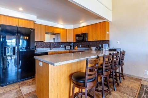 Condo, 2 Bedrooms | Private kitchen | Fridge, oven, coffee/tea maker, toaster