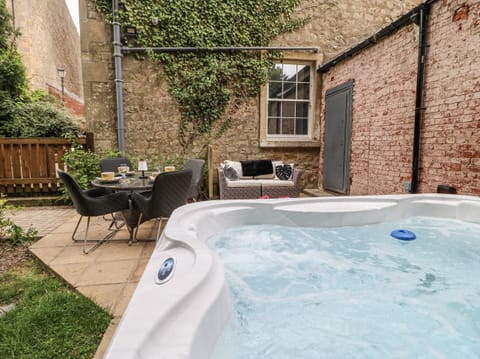 Cottage | Outdoor dining