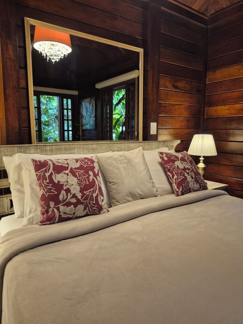 Deluxe Cabin | Premium bedding, pillowtop beds, blackout drapes, free WiFi