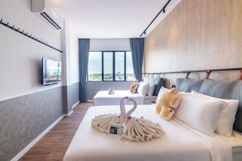 Family Double Room | Desk, free WiFi, bed sheets