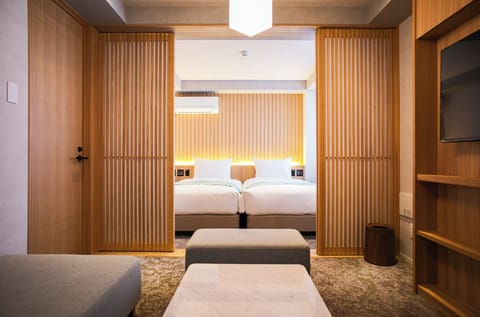 Premium Room, 2 Single Beds | Premium bedding, down comforters, in-room safe, desk