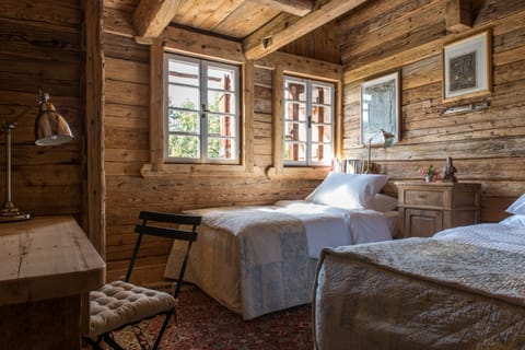 Deluxe Room | In-room safe, individually decorated, individually furnished