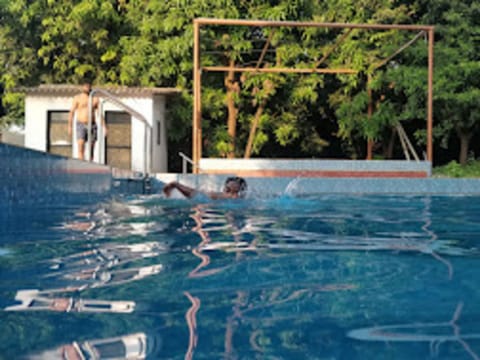 2 indoor pools
