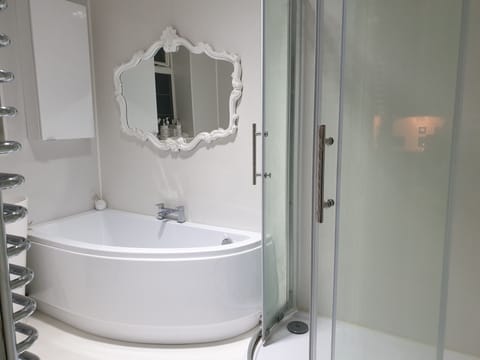 Rainfall showerhead, slippers, towels