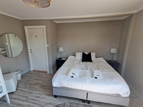 Family Quadruple Room, Allergy Friendly | Soundproofing, free cribs/infant beds, free WiFi, bed sheets