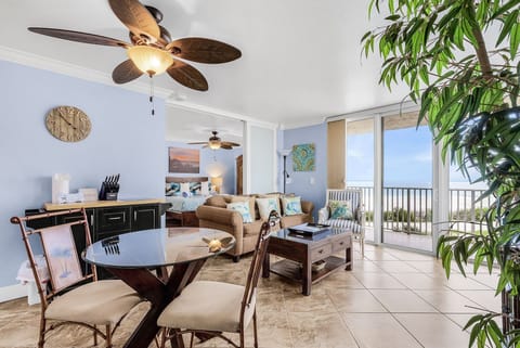 Condo, 1 Bedroom | Living area
