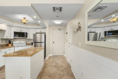 Condo, 2 Bedrooms | Private kitchen | Fridge, oven, coffee/tea maker