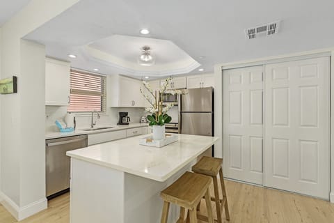 Condo, 2 Bedrooms | Private kitchen | Fridge, oven, coffee/tea maker, toaster