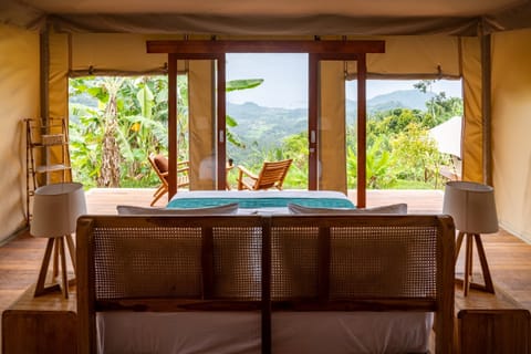 In-room safe, free WiFi, bed sheets