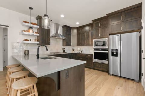 House, Multiple Beds, Fireplace, City View | Private kitchen | Fridge, microwave, oven, stovetop
