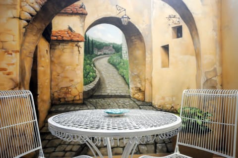 Family Room | Terrace/patio