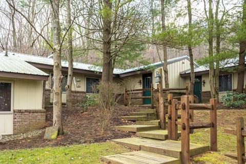 Studio (2 Bedrooms) | Front of property