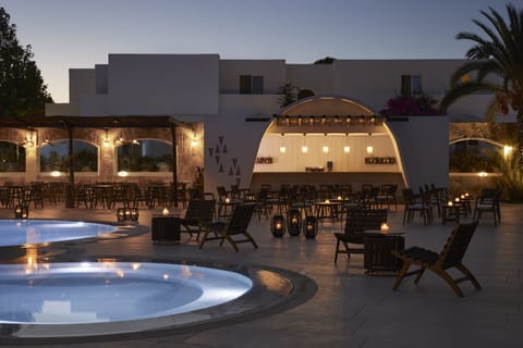 Poolside bar