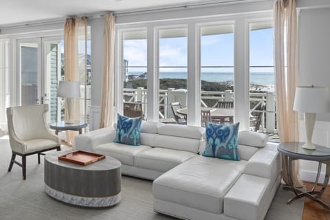 Condo, 3 Bedrooms | Living area