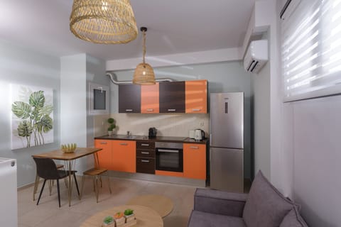 City Apartment | Private kitchen | Full-size fridge, oven, stovetop, coffee/tea maker