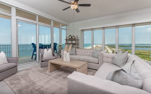 Condo, 4 Bedrooms | Living area