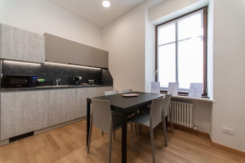 Apartment, 1 Bedroom, Kitchen, Mountain View | Private kitchen