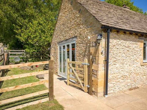 Cottage | Property grounds