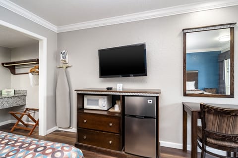 Room, 2 Double Beds, Smoking | Television