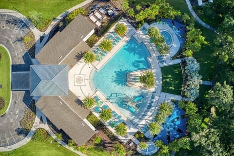 House, 4 Bedrooms | Pool