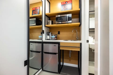 Egyptian cotton sheets, premium bedding, desk, laptop workspace