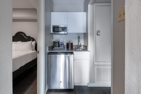 Suite, 2 Bedrooms, Non Smoking | Premium bedding, iron/ironing board, free WiFi, bed sheets