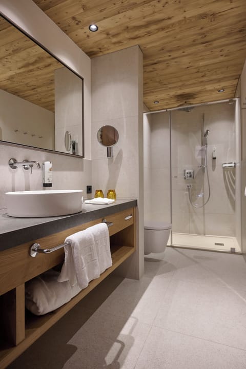 Free toiletries, hair dryer, bathrobes, slippers