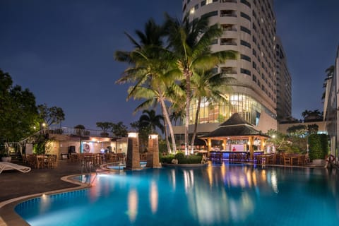Poolside bar