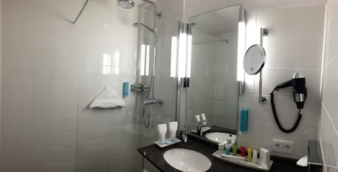 Shower, free toiletries, hair dryer, towels