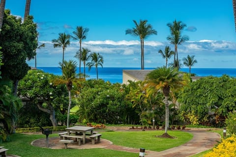 Condo, 2 Bedrooms | Outdoor dining