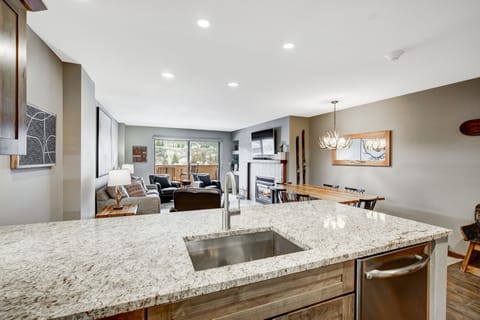 Condo, 2 Bedrooms | Private kitchen | Fridge, oven, coffee/tea maker, electric kettle