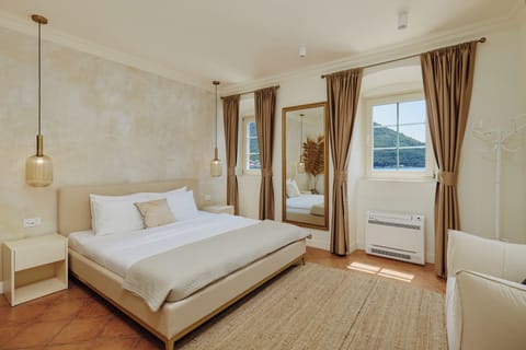 Deluxe Room with Sea View | Free WiFi, bed sheets, wheelchair access
