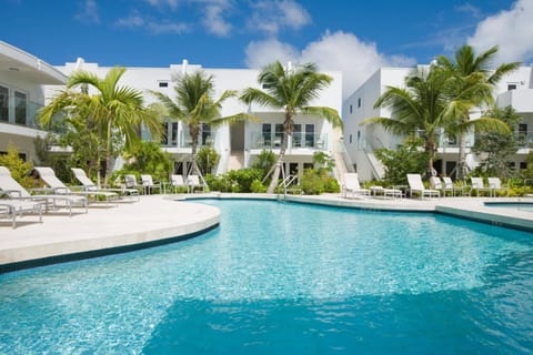 2 outdoor pools, sun loungers