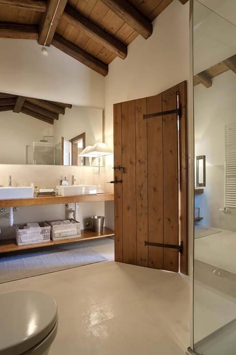 Family Room | Bathroom | Hair dryer